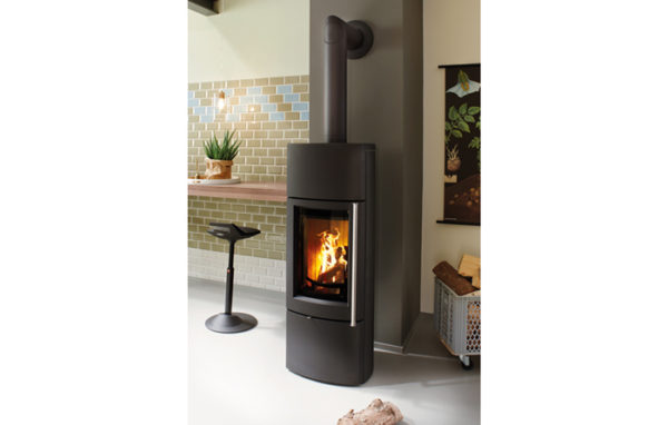 Fonte-flamme-cheminees-jouvin-poele-a-bois-design-contemporain-Delta-5