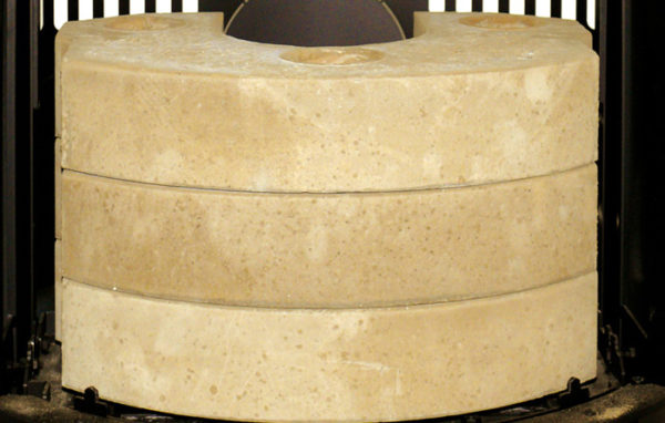 Fonte-flamme-cheminees-jouvin-poele-a-bois-design-contemporain-Ilam-Accus