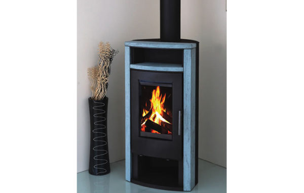 Fonte-flamme-cheminees-jouvin-poele-a-bois-design-contemporain-first-noir-cote-pierre-ollaire-serpentino-il