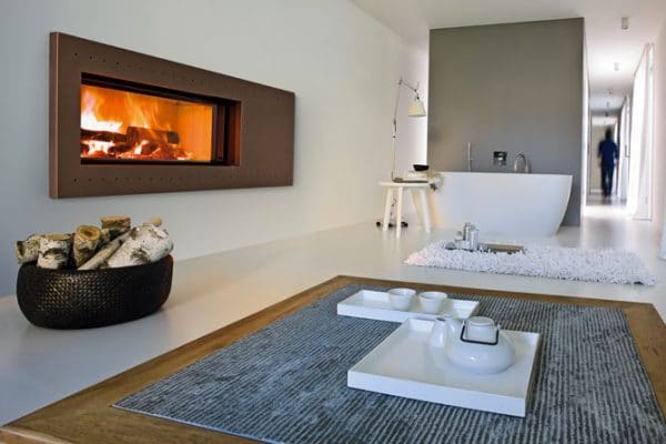 cheminée foyer bois MCZ Plasma 115 avec porte relevable design contemporain